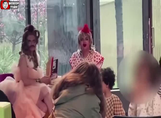 Video :At the French book club, a gay guy rebels against the drag queen visitors